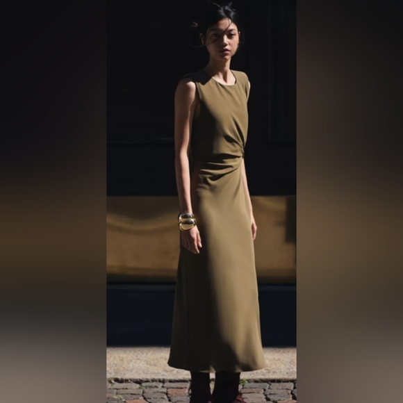 Zara Dresses & Skirts - Zara Shoulder Pad Dress